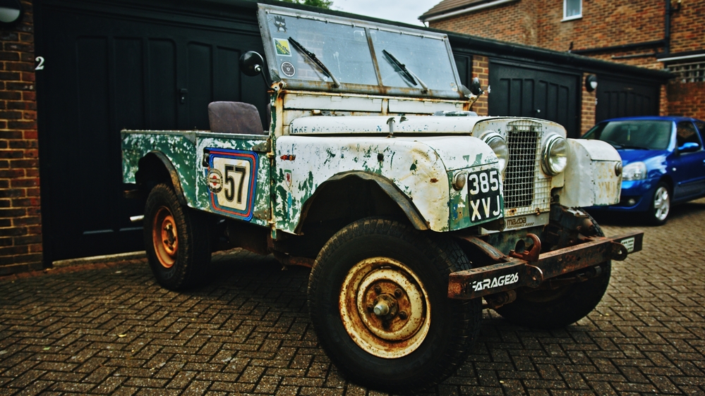 A partial front-on view of Ida.