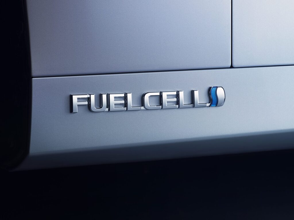 The word fuel cell on the car