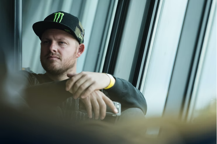 A thoughtful Baggsy in pose